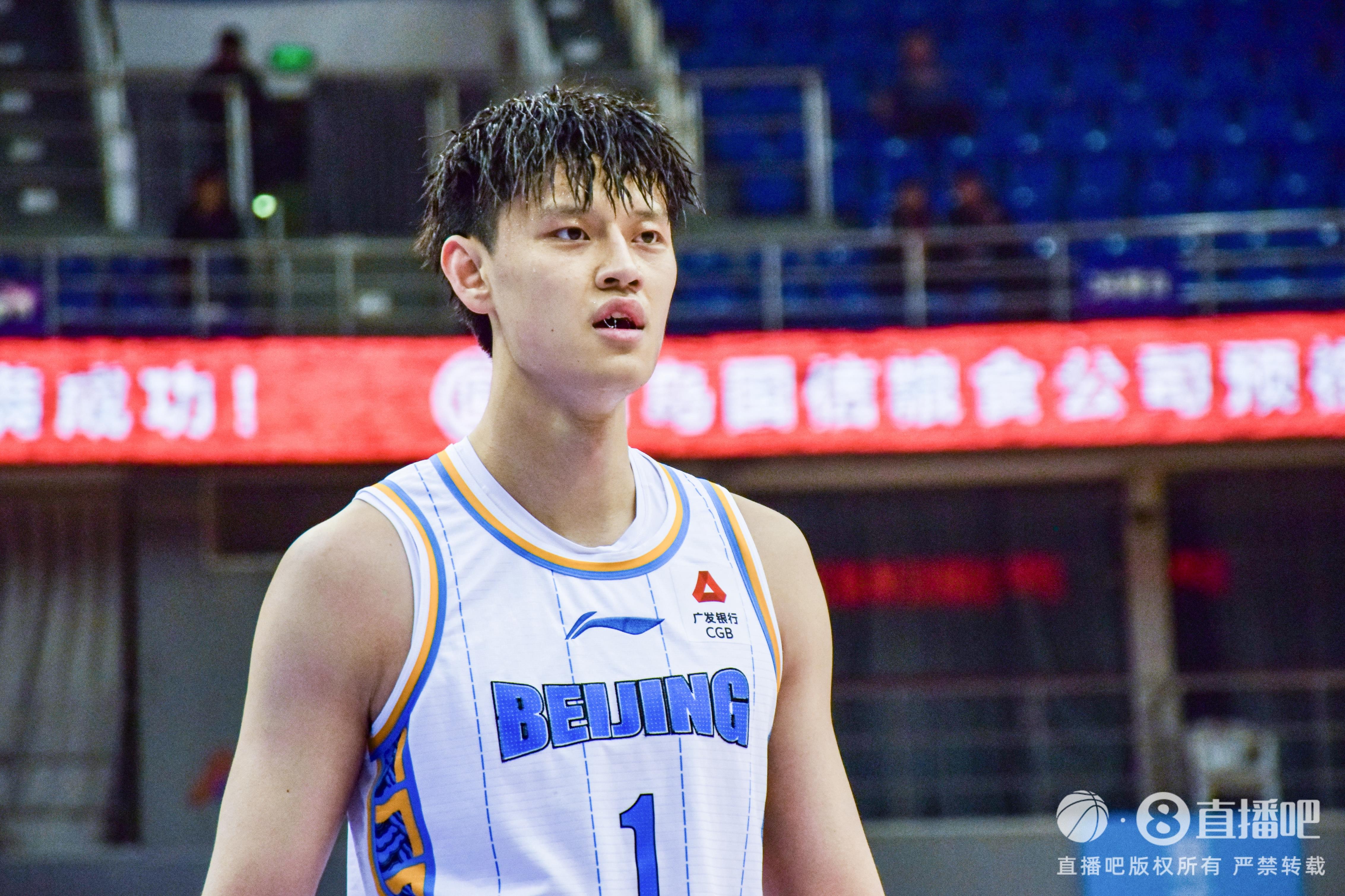 7次大帽相當(dāng)炸裂！曾凡博替補(bǔ)砍16分7板7帽 大帽絕殺遼寧！